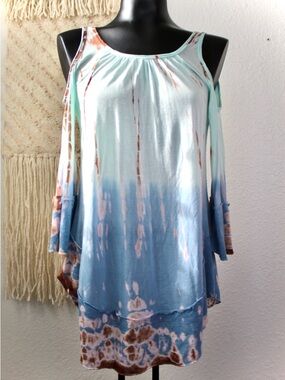 T Party Small Cold-Shoulder Tie-Dye Women’s Top in Aqua Blue